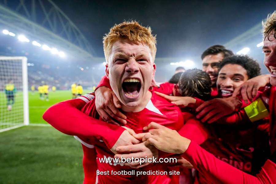 Real Madrid reportedly make move for Dutch wunderkind Kees Smit