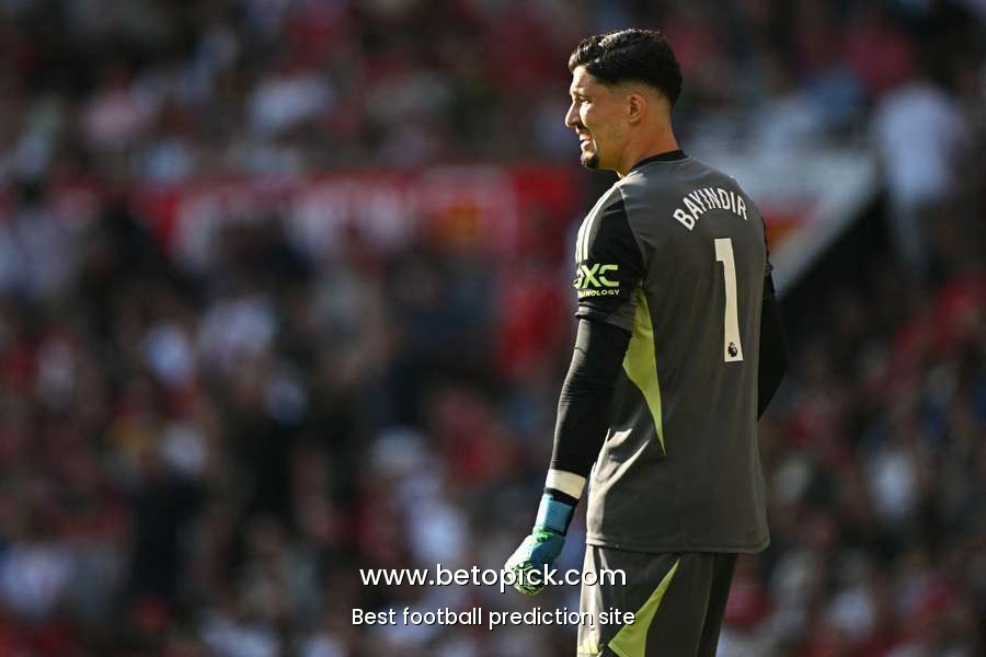 After costly Bayindir error, Manchester United set to reconsider keeper situation
