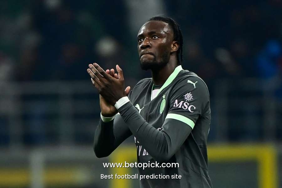 Abraham heading to Istanbul to complete Besiktas move with club confirming talks