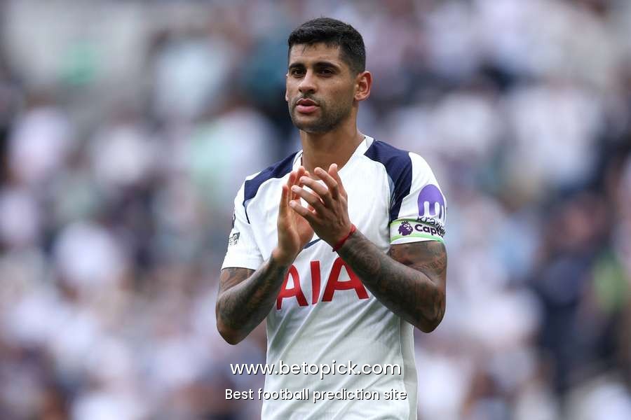 Spurs captain Cristian Romero pens new contract to remain with club until 2029