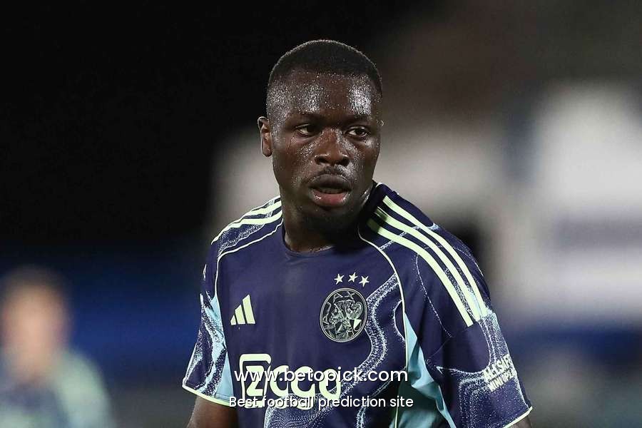 Stade Rennais reportedly underway bidding war for Ajax striker Brian Brobbey