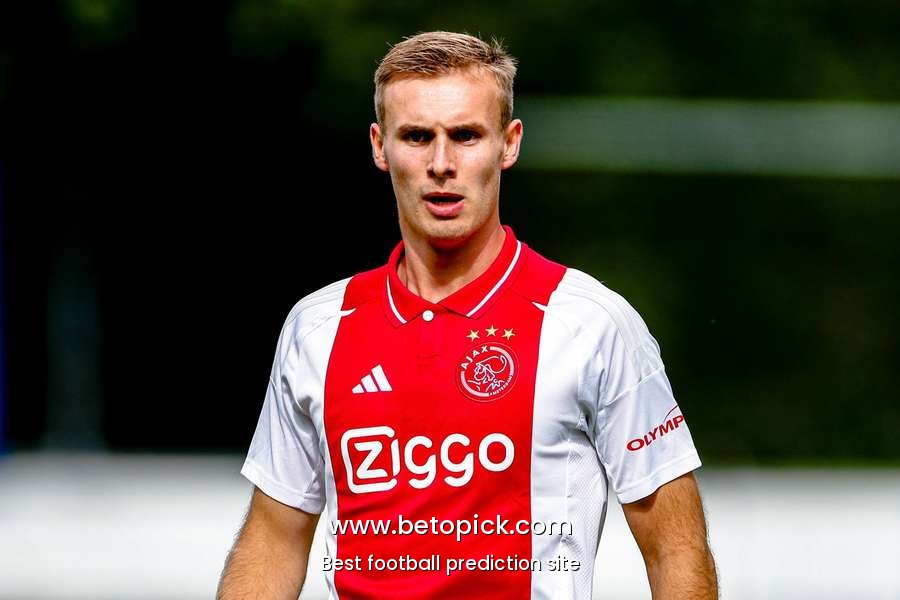 Ajax set to loan out wantaway midfielder Sivert Mannsverk to Sparta Prague
