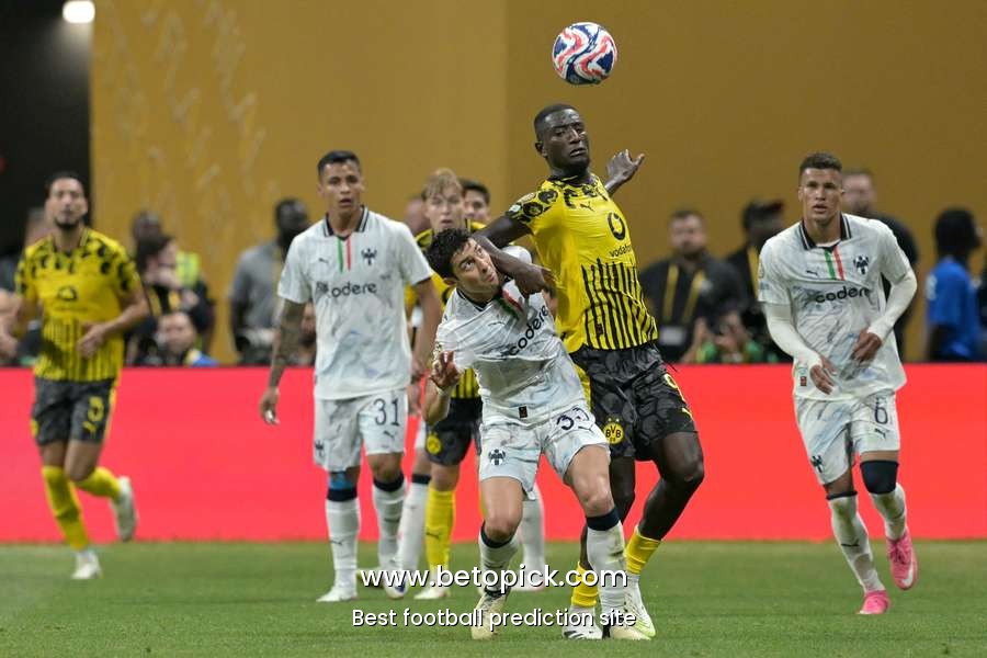 Dortmund take down Monterrey thanks to Guirassy's first-half brace