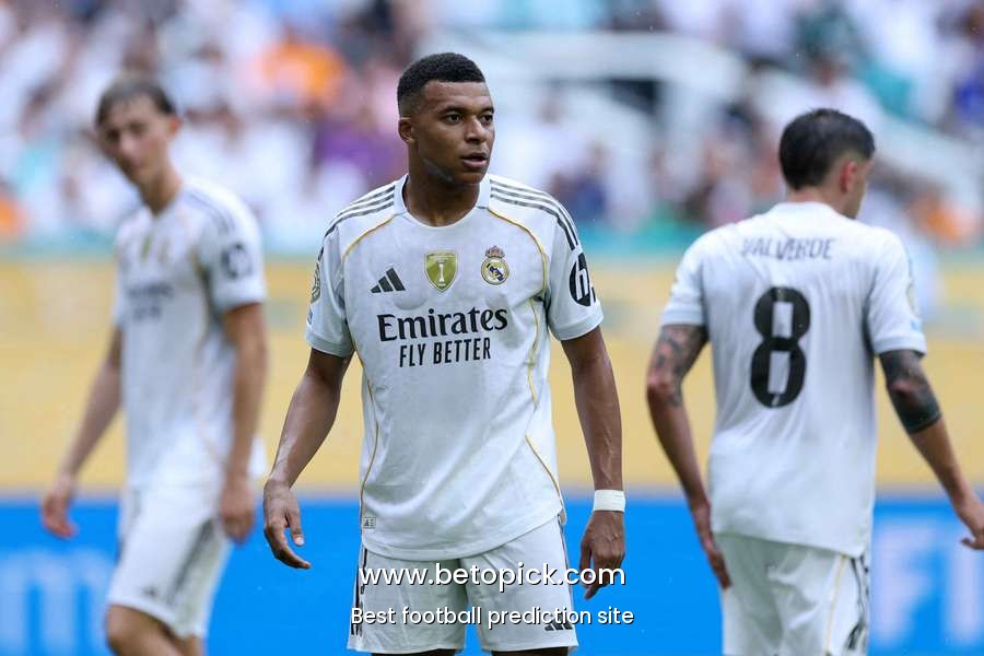 Xabi Alonso says Kylian Mbappe edging closer to full fitness ahead of quarter-finals