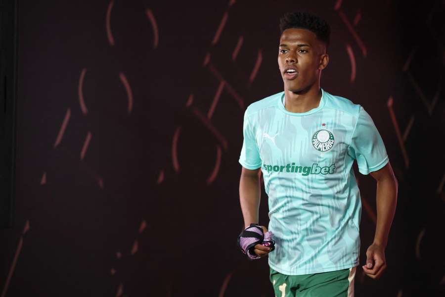 Palmeiras' Estevao fighting to stay focused as 'anxiety sets in' about Chelsea move