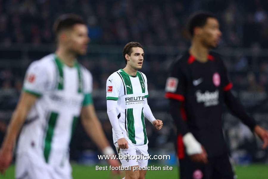 Monchengladbach midfielder Florian Neuhaus punished after 'unacceptable' video