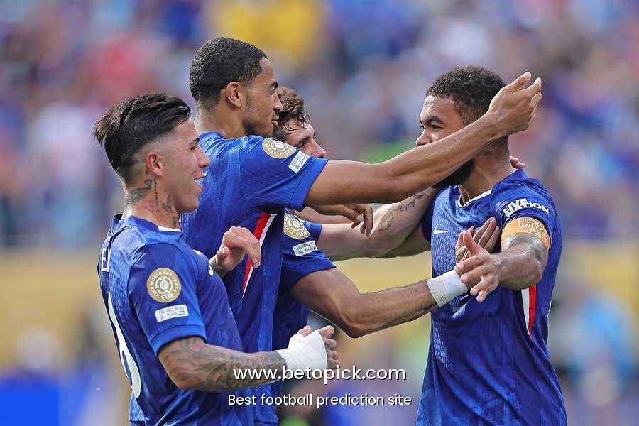 Enzo Maresca plays down Chelsea's favourites tag against 'quality' Palmeiras