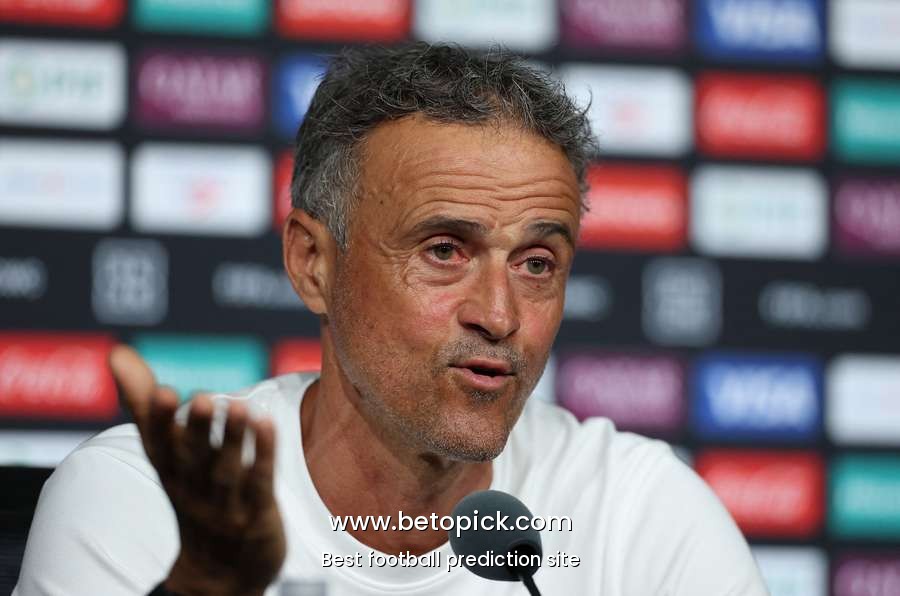 Luis Enrique claims PSG will be 'dead' if they do not continue to enhance after great year