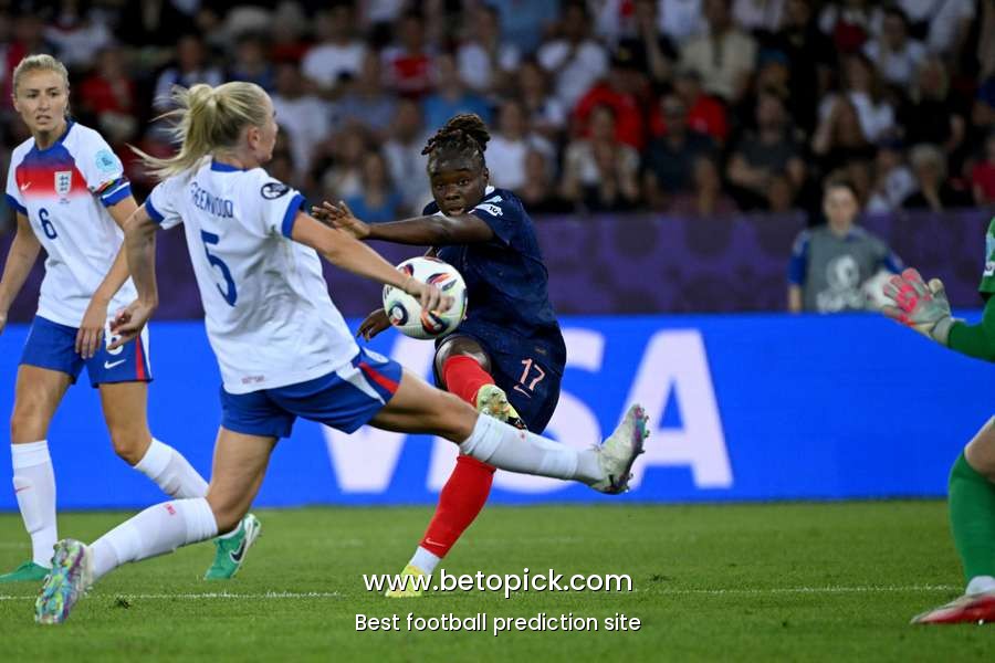 France see off late rally to start EURO 2025 with win over reigning champions England