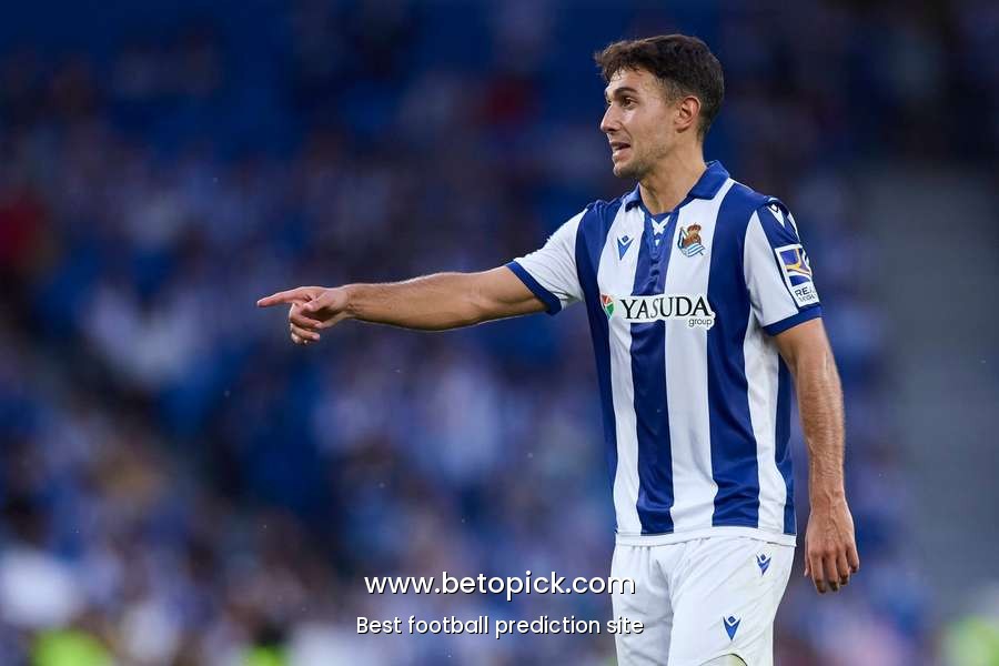 Arsenal reveal signing of Real Sociedad midfielder Martin Zubimendi