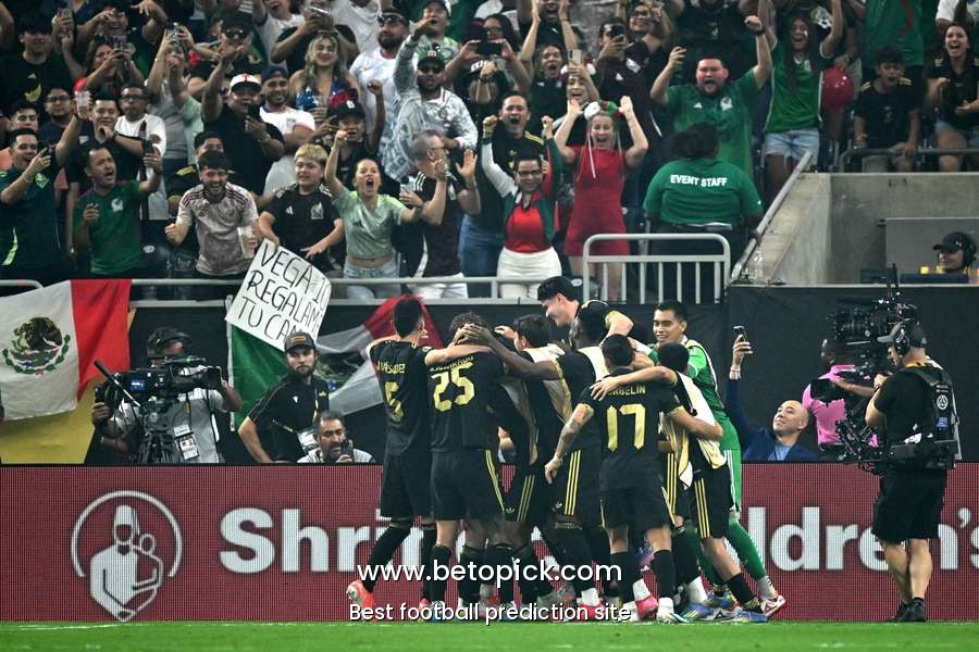 Mexico come from behind to top United States and win 10th CONCACAF Gold Cup crown