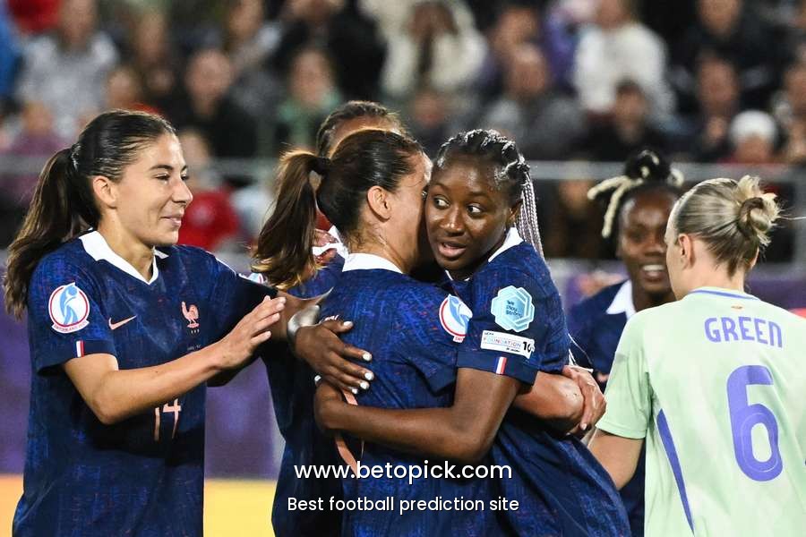 France comfortably beat Wales at Women's Euros to put one foot in next round