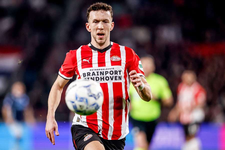 Ivan Perisic signs two-year extension at PSV, rejects Barcelona move