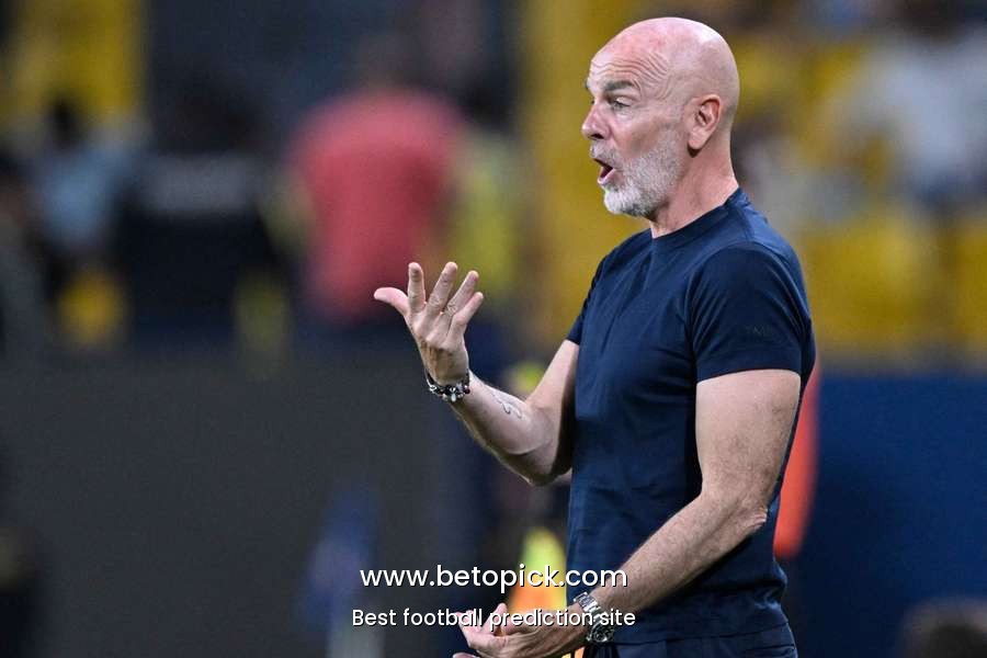 Fiorentina hand over in Stefano Pioli to take over managerial reigns on three-year manage