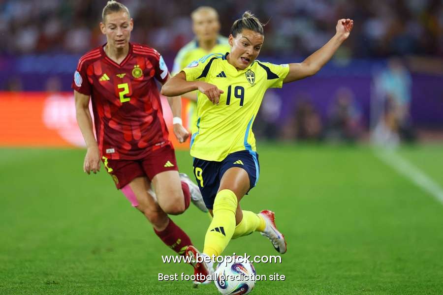 'Frustrated' Rytting Kaneryd finds way around Germany to net for Sweden