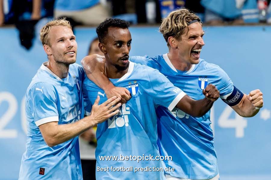Strong second half sees Malmo cruise past Iberia 1999 in UCL Qualifiers