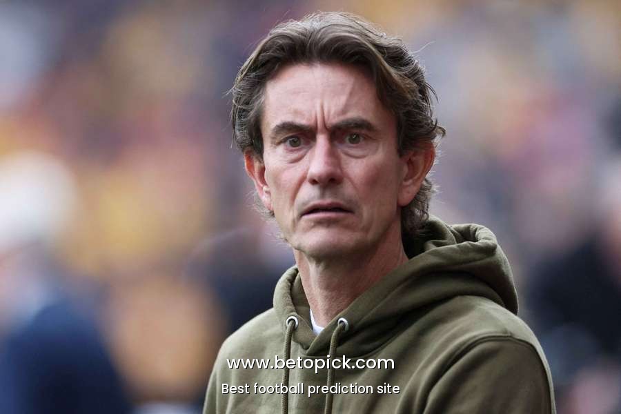 Thomas Frank calls for brave and aggressive move toward from new side Tottenham
