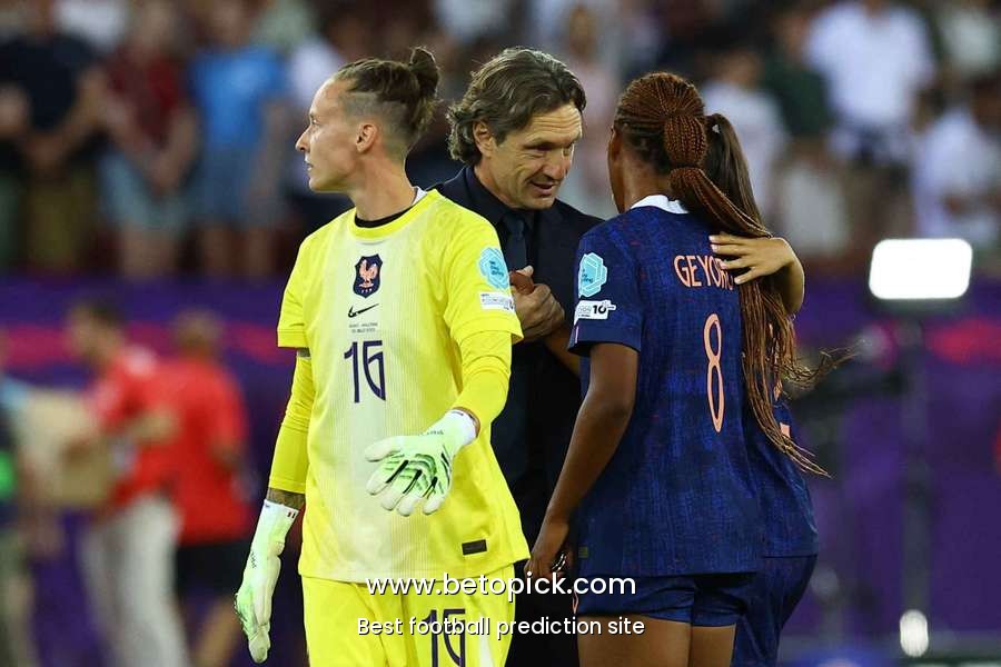 Penalties not the concentrate for French coach Bonadei ahead of Germany quarter-finals
