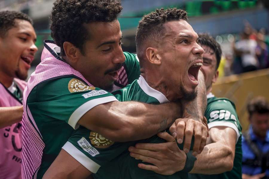 Palmeiras beat Brazilian rivals Botafogo to book Club World Cup quarter-final spot