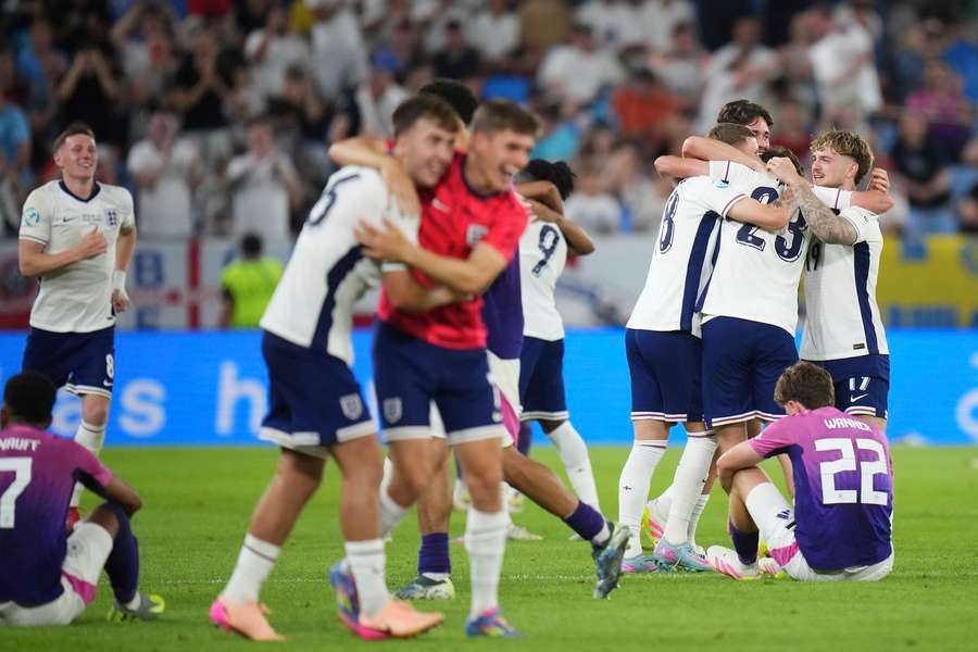Jonathan Rowe nets extra-time winner as England edge Germany to retain U21 Euros trophy