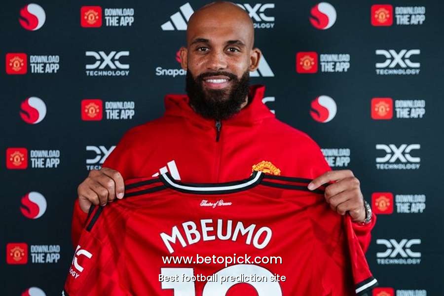 EXCLUSIVE: United legend Wes Brown praises Cunha & Mbeumo but wants another striker