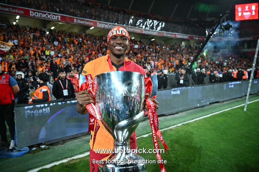 Galatasaray set to complete record-breaking signing of Victor Osimhen from Napoli