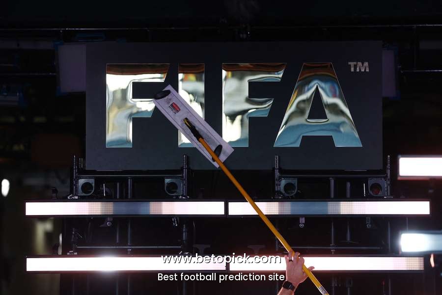 Dutch foundation sues FIFA in multibillion-euro mass claim over transfer regulations